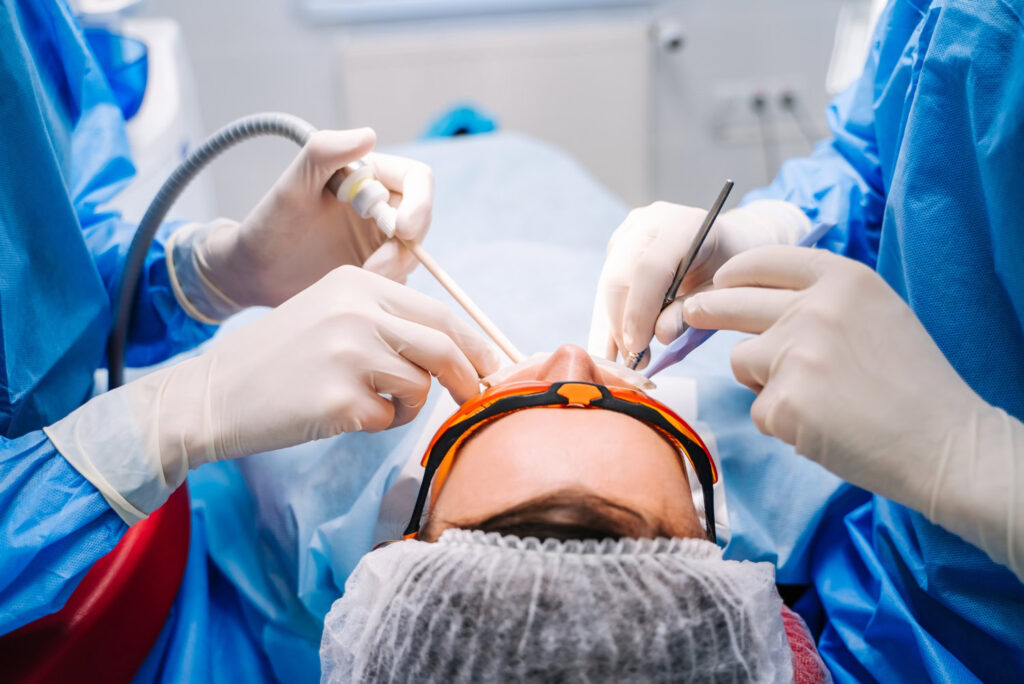 Podniesienie dna zatoki szczękowej (sinus lift) – klucz do stabilnych implantów górnej szczęki